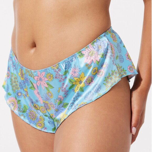 NWT Savage X Fenty Mod Poppy Unlined Lace Balconette Bra, 32DD & Short, M - Picture 4 of 10